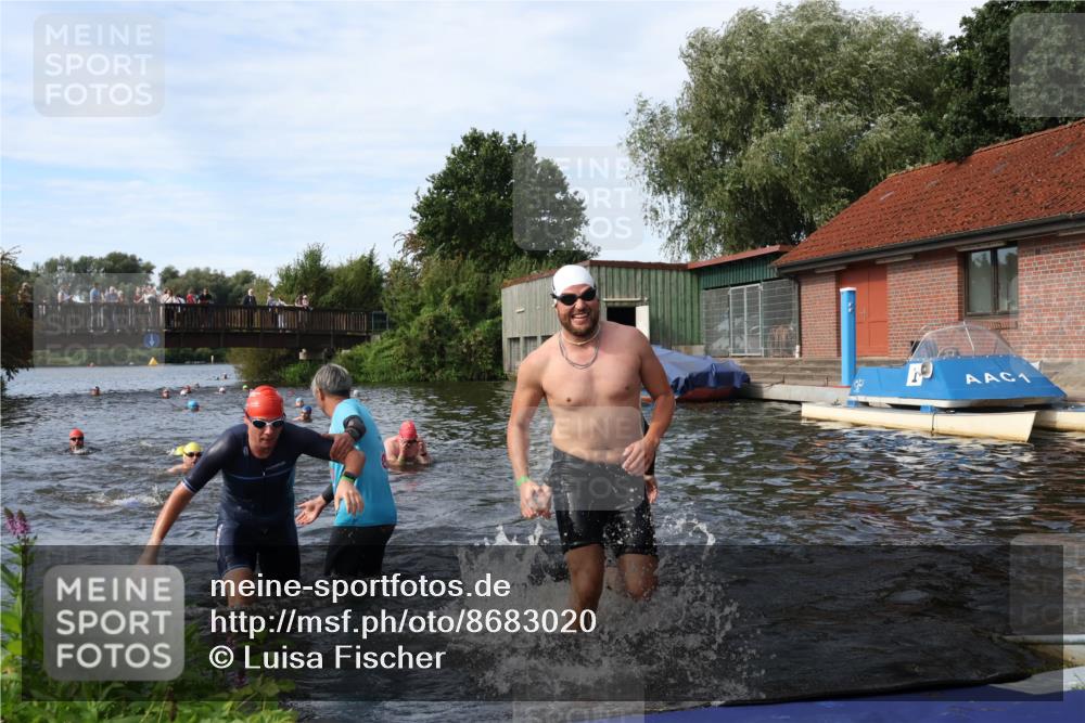 31.08.2025 - Elbe Triathlon Hamburg Luisa Fischer http://msf.ph/oto/8683020 31.08.2025 10:12:54 Schwimmen 964, 966, 972, 1027, 1047, 1060, 1094 meine-sportfotos.de