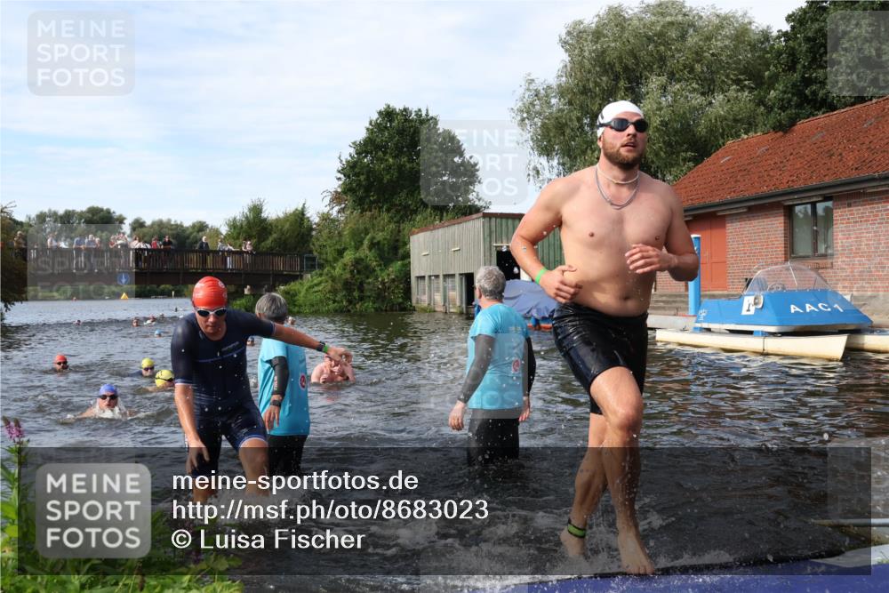 31.08.2025 - Elbe Triathlon Hamburg Luisa Fischer http://msf.ph/oto/8683023 31.08.2025 10:12:54 Schwimmen 964, 966, 972, 1027, 1047, 1060, 1094 meine-sportfotos.de