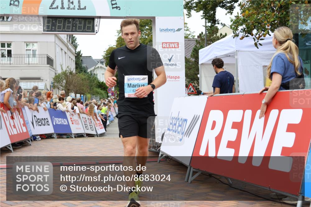 31.08.2025 - 21. Blankeneser Heldenlauf Strokosch-Dieckow http://msf.ph/oto/8683024 31.08.2025 12:04:09 Ziel 5063, 5261, 4292 meine-sportfotos.de