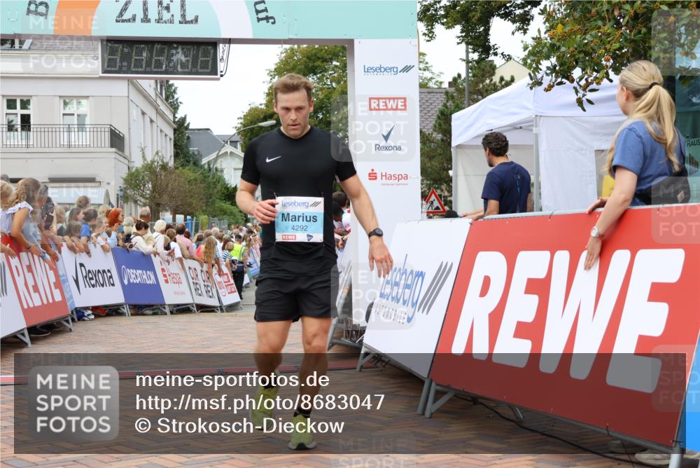 31.08.2025 - 21. Blankeneser Heldenlauf Strokosch-Dieckow http://msf.ph/oto/8683047 31.08.2025 12:04:09 Ziel 5063, 5261, 4292 meine-sportfotos.de