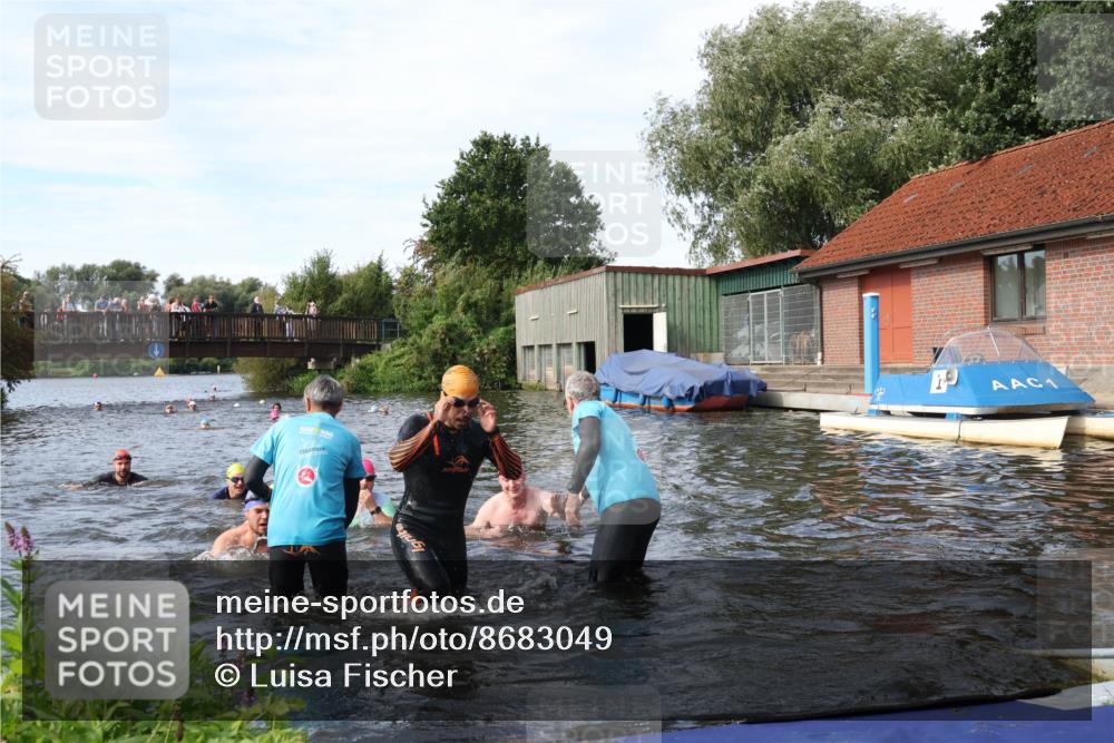 31.08.2025 - Elbe Triathlon Hamburg Luisa Fischer http://msf.ph/oto/8683049 31.08.2025 10:12:59 Schwimmen 966, 992, 993, 1008, 1027, 1047, 1060, 1094 meine-sportfotos.de