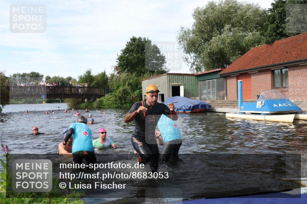 31.08.2025 - Elbe Triathlon Hamburg Luisa Fischer http://msf.ph/oto/8683053 31.08.2025 10:13:00 Schwimmen 992, 993, 1008, 1027, 1047, 1060, 1094 meine-sportfotos.de