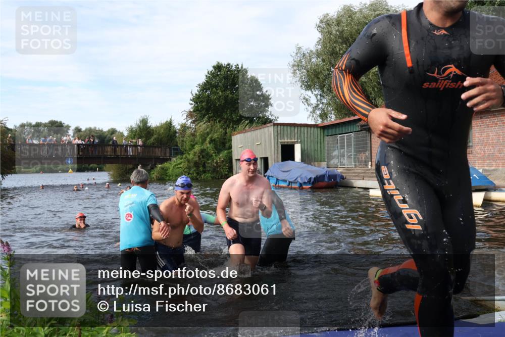 31.08.2025 - Elbe Triathlon Hamburg Luisa Fischer http://msf.ph/oto/8683061 31.08.2025 10:13:02 Schwimmen 992, 993, 1008, 1027, 1060, 1082, 1094 meine-sportfotos.de