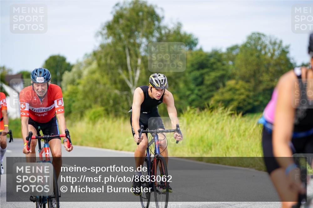 31.08.2025 - Elbe Triathlon Hamburg Michael Burmester http://msf.ph/oto/8683062 31.08.2025 11:07:48 Radfahren 1293, 1419, 1501, 1593 meine-sportfotos.de