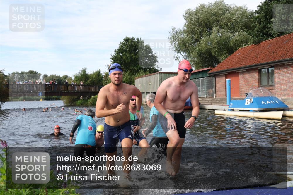31.08.2025 - Elbe Triathlon Hamburg Luisa Fischer http://msf.ph/oto/8683069 31.08.2025 10:13:03 Schwimmen 992, 993, 1008, 1027, 1060, 1082, 1094 meine-sportfotos.de