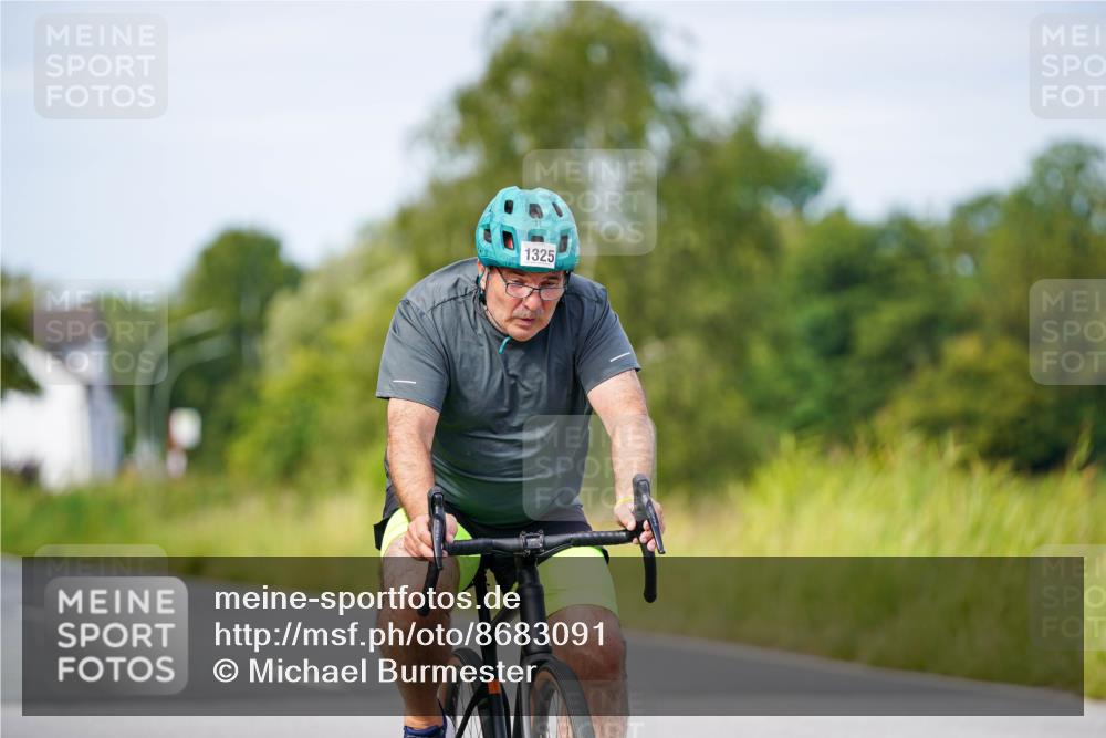 31.08.2025 - Elbe Triathlon Hamburg Michael Burmester http://msf.ph/oto/8683091 31.08.2025 11:08:10 Radfahren 1325, 1492 meine-sportfotos.de