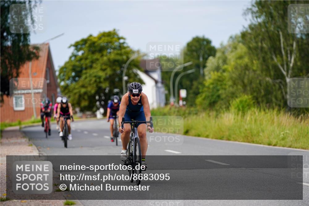 31.08.2025 - Elbe Triathlon Hamburg Michael Burmester http://msf.ph/oto/8683095 31.08.2025 11:08:16 Radfahren 1271, 1413, 1434, 1469, 1492 meine-sportfotos.de