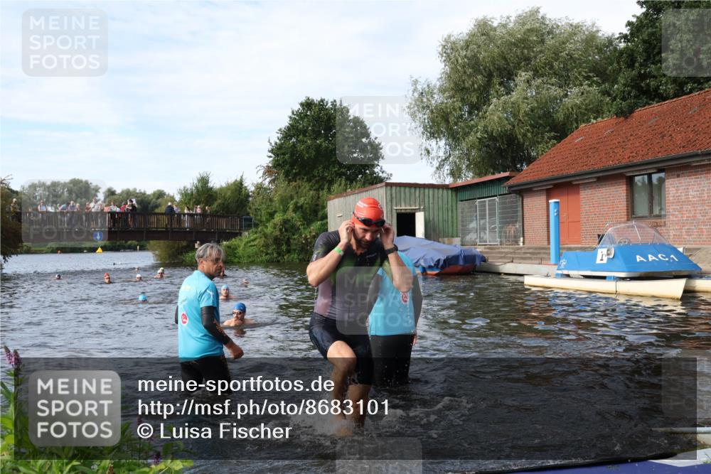 31.08.2025 - Elbe Triathlon Hamburg Luisa Fischer http://msf.ph/oto/8683101 31.08.2025 10:13:10 Schwimmen 992, 993, 1008, 1022, 1082 meine-sportfotos.de