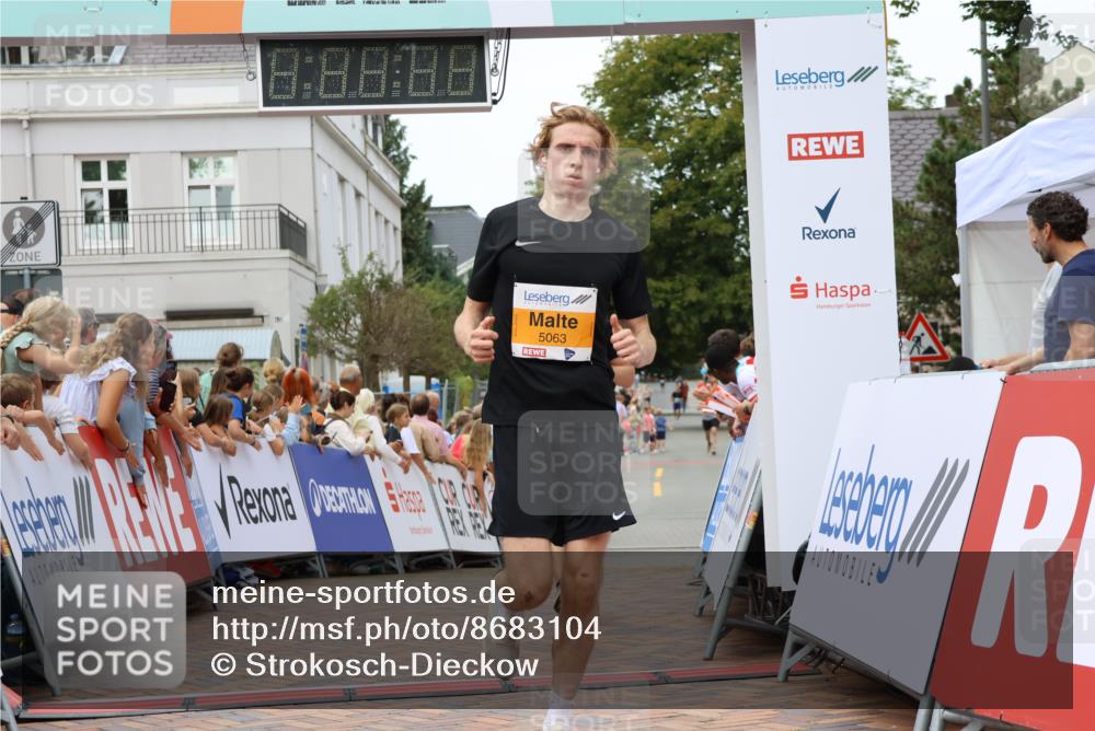 31.08.2025 - 21. Blankeneser Heldenlauf Strokosch-Dieckow http://msf.ph/oto/8683104 31.08.2025 12:04:07 Ziel 5063, 5261, 4292, 4061 meine-sportfotos.de