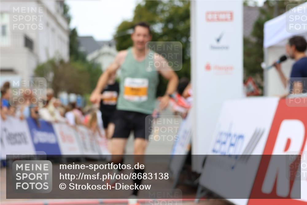 31.08.2025 - 21. Blankeneser Heldenlauf Strokosch-Dieckow http://msf.ph/oto/8683138 31.08.2025 12:04:05 Ziel 5063, 5261, 4292, 4061 meine-sportfotos.de