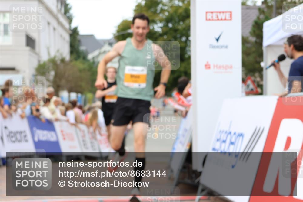 31.08.2025 - 21. Blankeneser Heldenlauf Strokosch-Dieckow http://msf.ph/oto/8683144 31.08.2025 12:04:05 Ziel 5063, 5261, 4292, 4061 meine-sportfotos.de