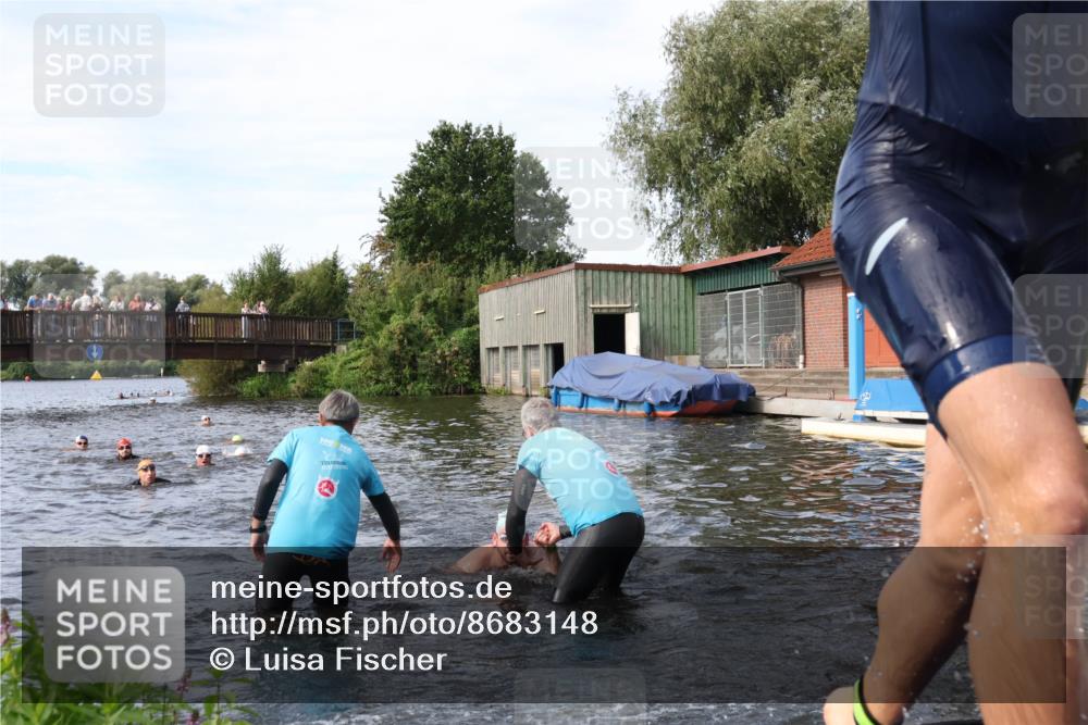 31.08.2025 - Elbe Triathlon Hamburg Luisa Fischer http://msf.ph/oto/8683148 31.08.2025 10:13:30 Schwimmen 979, 1021, 1035, 1055 meine-sportfotos.de