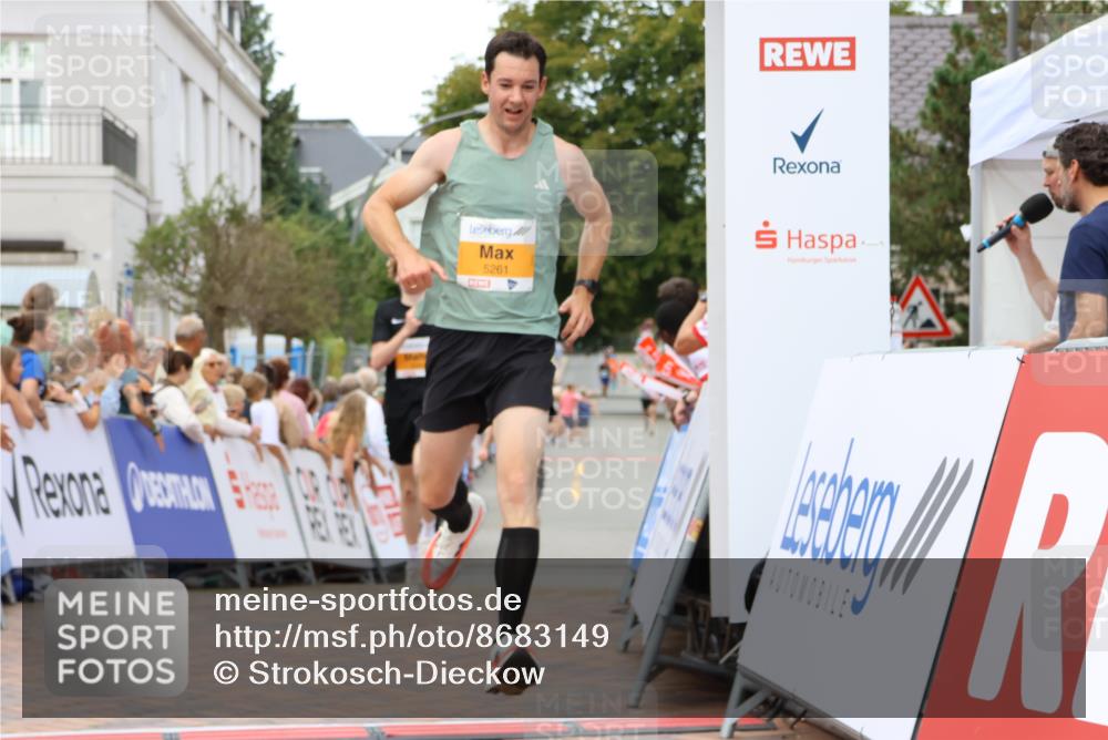 31.08.2025 - 21. Blankeneser Heldenlauf Strokosch-Dieckow http://msf.ph/oto/8683149 31.08.2025 12:04:05 Ziel 5063, 5261, 4292, 4061 meine-sportfotos.de