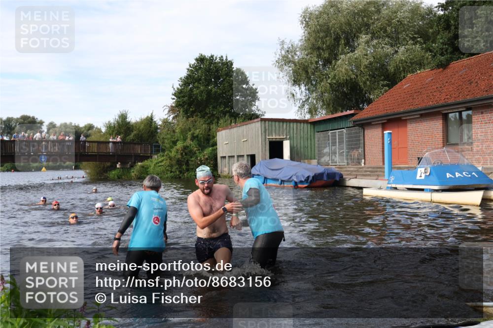 31.08.2025 - Elbe Triathlon Hamburg Luisa Fischer http://msf.ph/oto/8683156 31.08.2025 10:13:31 Schwimmen 979, 1021, 1055 meine-sportfotos.de