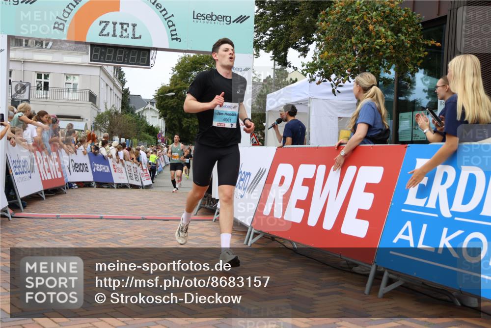 31.08.2025 - 21. Blankeneser Heldenlauf Strokosch-Dieckow http://msf.ph/oto/8683157 31.08.2025 12:04:02 Ziel 5063, 5261, 4046, 4061 meine-sportfotos.de