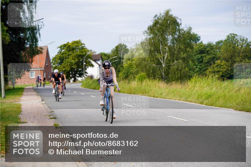 31.08.2025 - Elbe Triathlon Hamburg Michael Burmester http://msf.ph/oto/8683162 31.08.2025 11:08:52 Radfahren 1290, 1378, 1538, 1548 meine-sportfotos.de