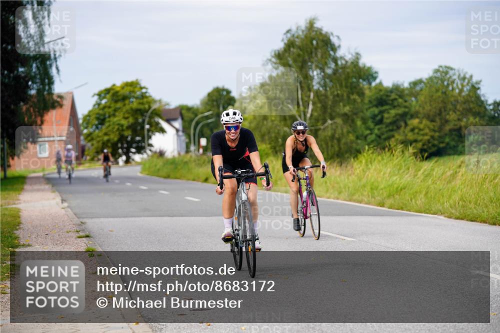 31.08.2025 - Elbe Triathlon Hamburg Michael Burmester http://msf.ph/oto/8683172 31.08.2025 11:08:55 Radfahren 1378, 1487, 1538, 1548 meine-sportfotos.de