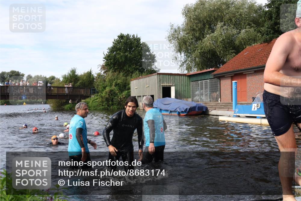 31.08.2025 - Elbe Triathlon Hamburg Luisa Fischer http://msf.ph/oto/8683174 31.08.2025 10:13:35 Schwimmen 934, 1055 meine-sportfotos.de