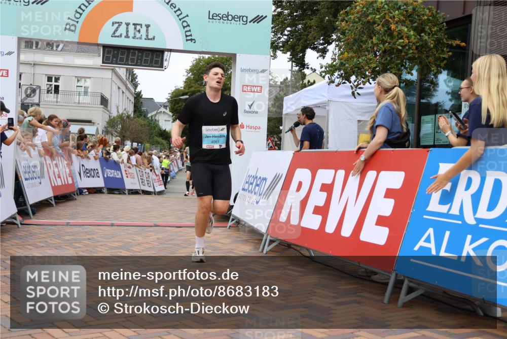 31.08.2025 - 21. Blankeneser Heldenlauf Strokosch-Dieckow http://msf.ph/oto/8683183 31.08.2025 12:04:02 Ziel 5063, 5261, 4046, 4061 meine-sportfotos.de
