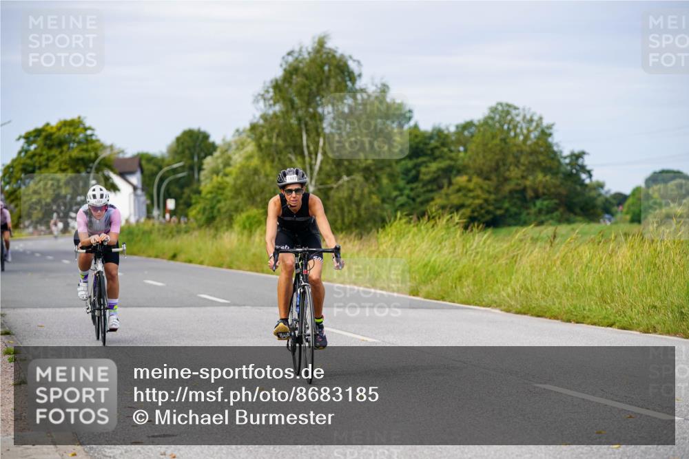 31.08.2025 - Elbe Triathlon Hamburg Michael Burmester http://msf.ph/oto/8683185 31.08.2025 11:09:01 Radfahren 1389, 1487, 1513 meine-sportfotos.de