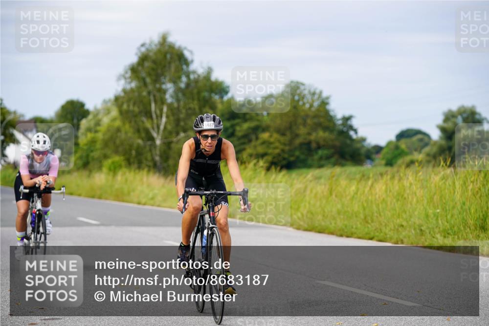 31.08.2025 - Elbe Triathlon Hamburg Michael Burmester http://msf.ph/oto/8683187 31.08.2025 11:09:02 Radfahren 1389, 1487, 1513 meine-sportfotos.de