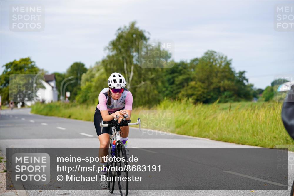 31.08.2025 - Elbe Triathlon Hamburg Michael Burmester http://msf.ph/oto/8683191 31.08.2025 11:09:03 Radfahren 1389, 1487, 1513, 1515 meine-sportfotos.de