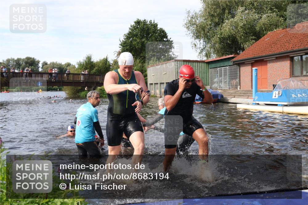 31.08.2025 - Elbe Triathlon Hamburg Luisa Fischer http://msf.ph/oto/8683194 31.08.2025 10:13:47 Schwimmen 934, 1029, 1059, 1089, 1103, 1108 meine-sportfotos.de