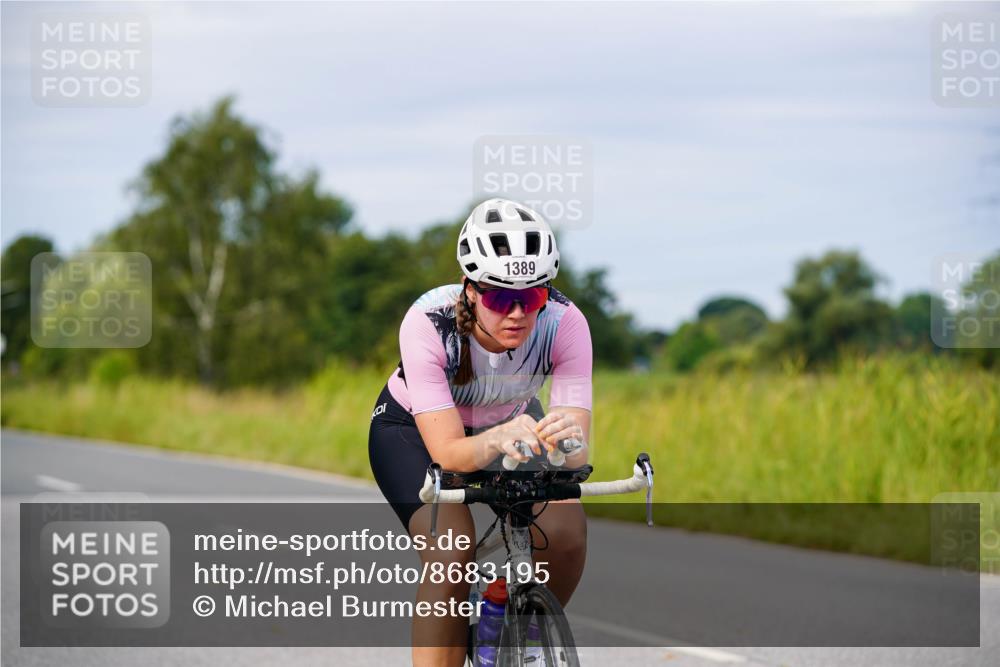 31.08.2025 - Elbe Triathlon Hamburg Michael Burmester http://msf.ph/oto/8683195 31.08.2025 11:09:03 Radfahren 1389, 1487, 1513, 1515 meine-sportfotos.de