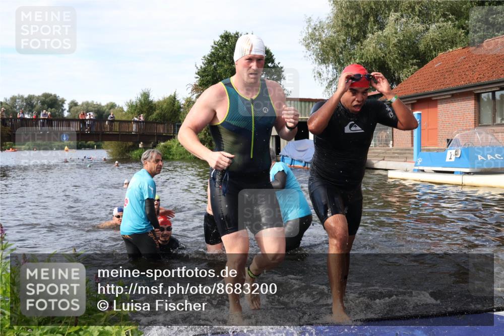 31.08.2025 - Elbe Triathlon Hamburg Luisa Fischer http://msf.ph/oto/8683200 31.08.2025 10:13:47 Schwimmen 934, 1029, 1059, 1089, 1103, 1108 meine-sportfotos.de