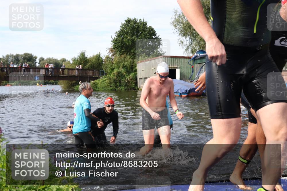 31.08.2025 - Elbe Triathlon Hamburg Luisa Fischer http://msf.ph/oto/8683205 31.08.2025 10:13:48 Schwimmen 934, 1029, 1054, 1059, 1089, 1103, 1108 meine-sportfotos.de