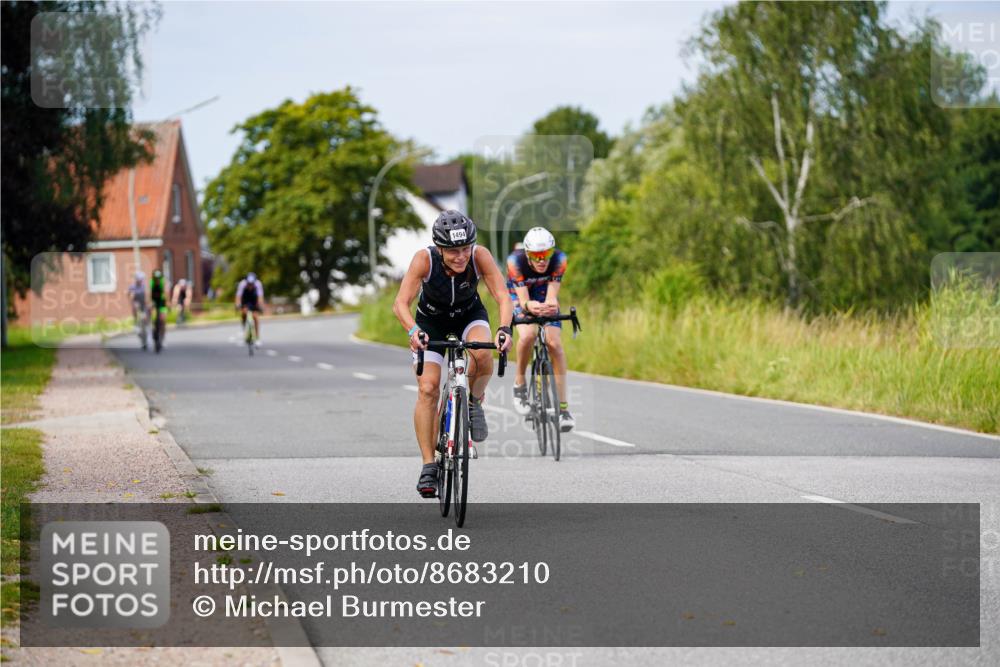 31.08.2025 - Elbe Triathlon Hamburg Michael Burmester http://msf.ph/oto/8683210 31.08.2025 11:09:19 Radfahren 1381, 1494, 1600 meine-sportfotos.de