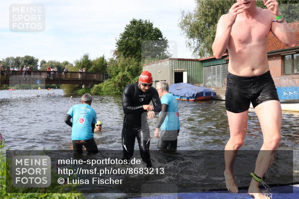 31.08.2025 - Elbe Triathlon Hamburg Luisa Fischer http://msf.ph/oto/8683213 31.08.2025 10:13:50 Schwimmen 1029, 1054, 1059, 1089, 1103, 1108 meine-sportfotos.de