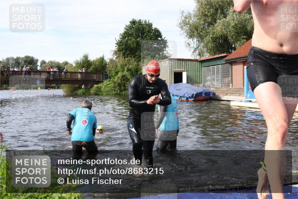 31.08.2025 - Elbe Triathlon Hamburg Luisa Fischer http://msf.ph/oto/8683215 31.08.2025 10:13:50 Schwimmen 1029, 1054, 1059, 1089, 1103, 1108 meine-sportfotos.de