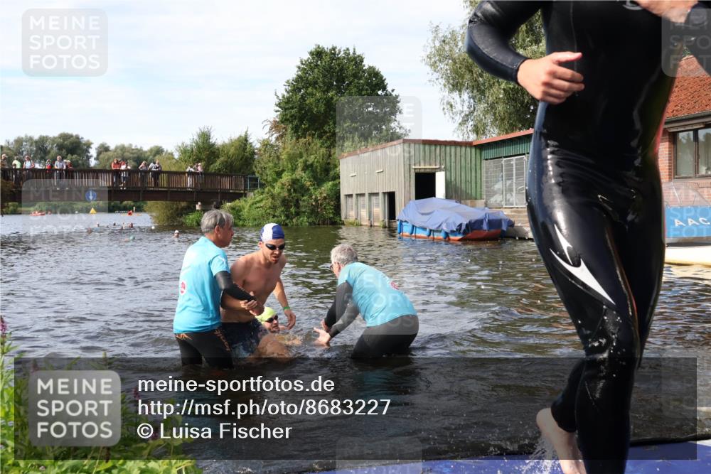 31.08.2025 - Elbe Triathlon Hamburg Luisa Fischer http://msf.ph/oto/8683227 31.08.2025 10:13:52 Schwimmen 1029, 1054, 1059, 1089, 1103, 1108 meine-sportfotos.de