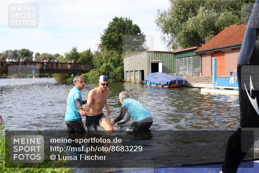 31.08.2025 - Elbe Triathlon Hamburg Luisa Fischer http://msf.ph/oto/8683229 31.08.2025 10:13:53 Schwimmen 1029, 1054, 1059, 1103, 1108 meine-sportfotos.de