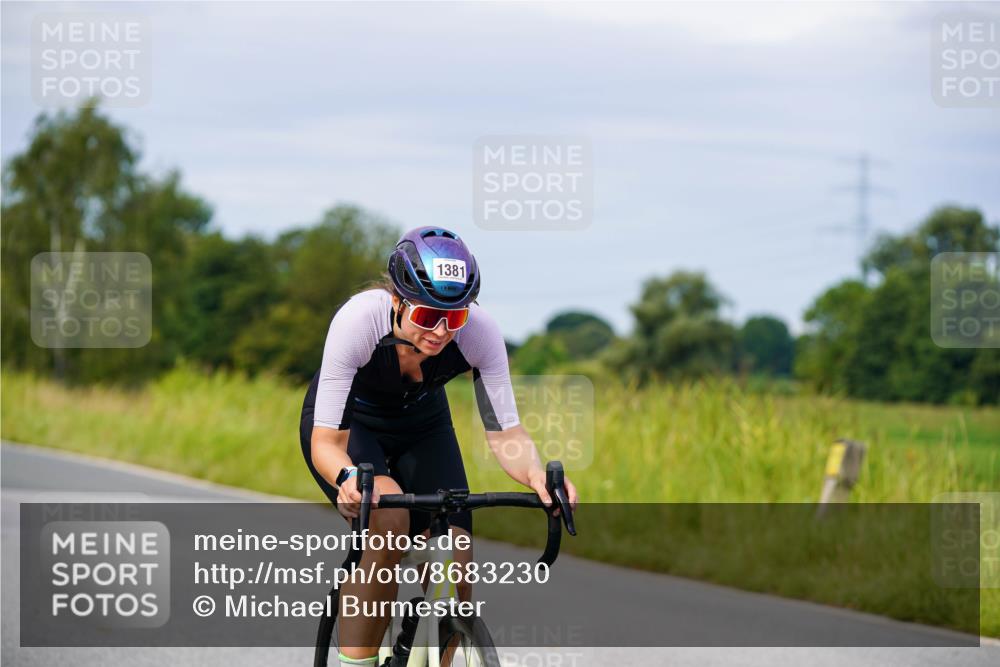 31.08.2025 - Elbe Triathlon Hamburg Michael Burmester http://msf.ph/oto/8683230 31.08.2025 11:09:26 Radfahren 1295, 1381, 1520 meine-sportfotos.de