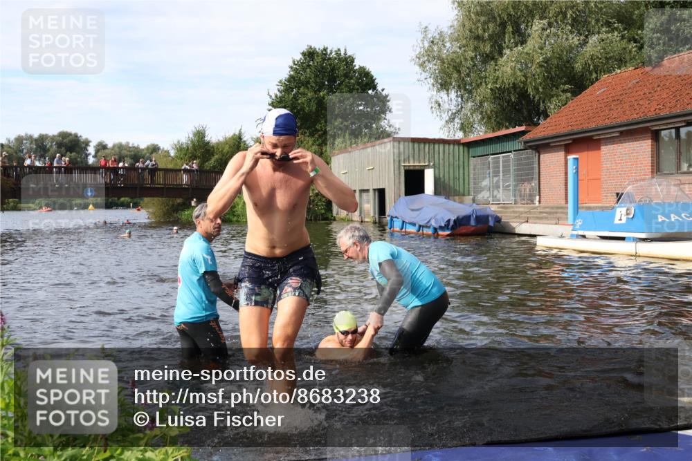 31.08.2025 - Elbe Triathlon Hamburg Luisa Fischer http://msf.ph/oto/8683238 31.08.2025 10:13:54 Schwimmen 1029, 1054, 1059, 1103 meine-sportfotos.de