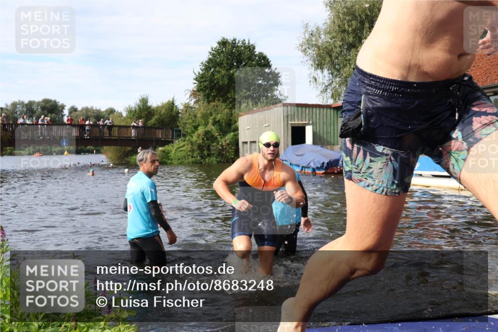 31.08.2025 - Elbe Triathlon Hamburg Luisa Fischer http://msf.ph/oto/8683248 31.08.2025 10:13:56 Schwimmen 1010, 1029, 1054, 1059 meine-sportfotos.de
