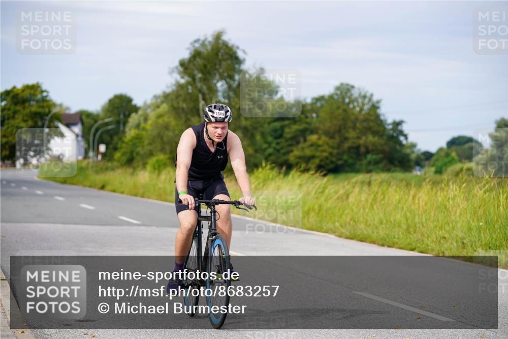 31.08.2025 - Elbe Triathlon Hamburg Michael Burmester http://msf.ph/oto/8683257 31.08.2025 11:09:37 Radfahren 1509, 1589 meine-sportfotos.de