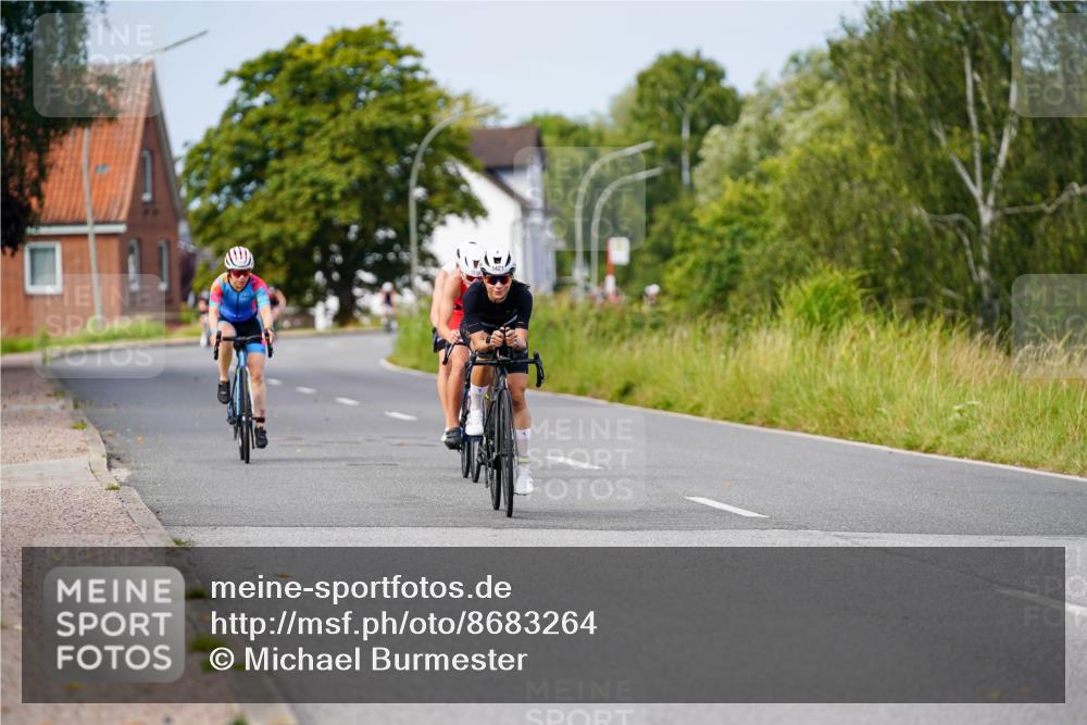 31.08.2025 - Elbe Triathlon Hamburg Michael Burmester http://msf.ph/oto/8683264 31.08.2025 11:09:54 Radfahren 1421, 1436, 1599, 1607 meine-sportfotos.de