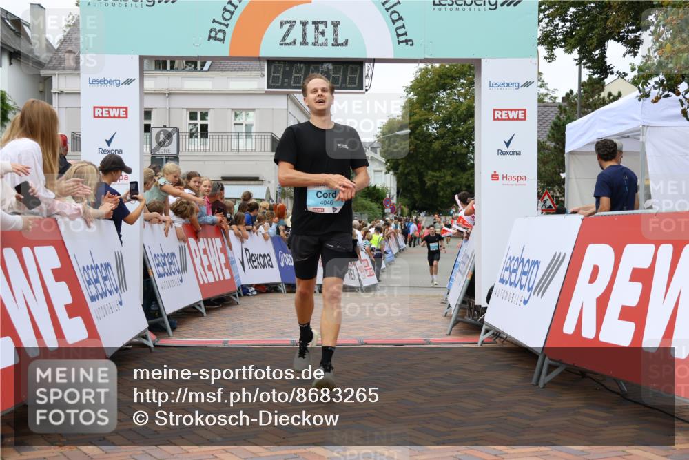 31.08.2025 - 21. Blankeneser Heldenlauf Strokosch-Dieckow http://msf.ph/oto/8683265 31.08.2025 12:03:56 Ziel 4046, 4061 meine-sportfotos.de