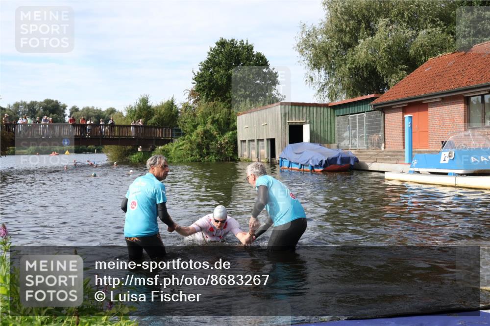 31.08.2025 - Elbe Triathlon Hamburg Luisa Fischer http://msf.ph/oto/8683267 31.08.2025 10:14:03 Schwimmen 1010 meine-sportfotos.de