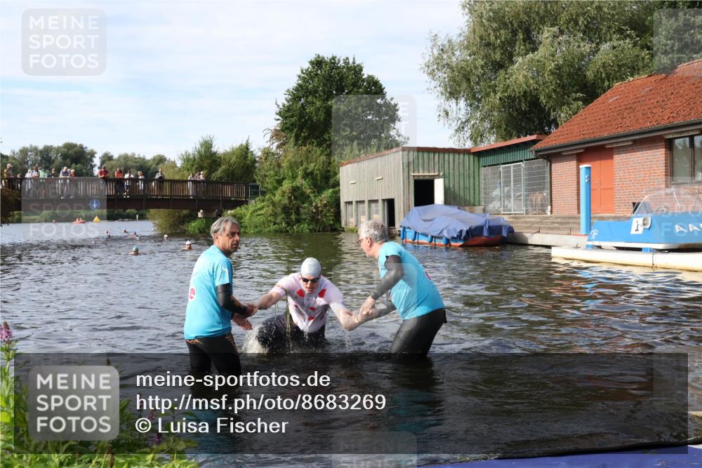 31.08.2025 - Elbe Triathlon Hamburg Luisa Fischer http://msf.ph/oto/8683269 31.08.2025 10:14:03 Schwimmen 1010 meine-sportfotos.de