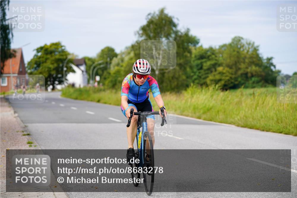 31.08.2025 - Elbe Triathlon Hamburg Michael Burmester http://msf.ph/oto/8683278 31.08.2025 11:09:57 Radfahren 1421, 1436, 1599, 1607 meine-sportfotos.de