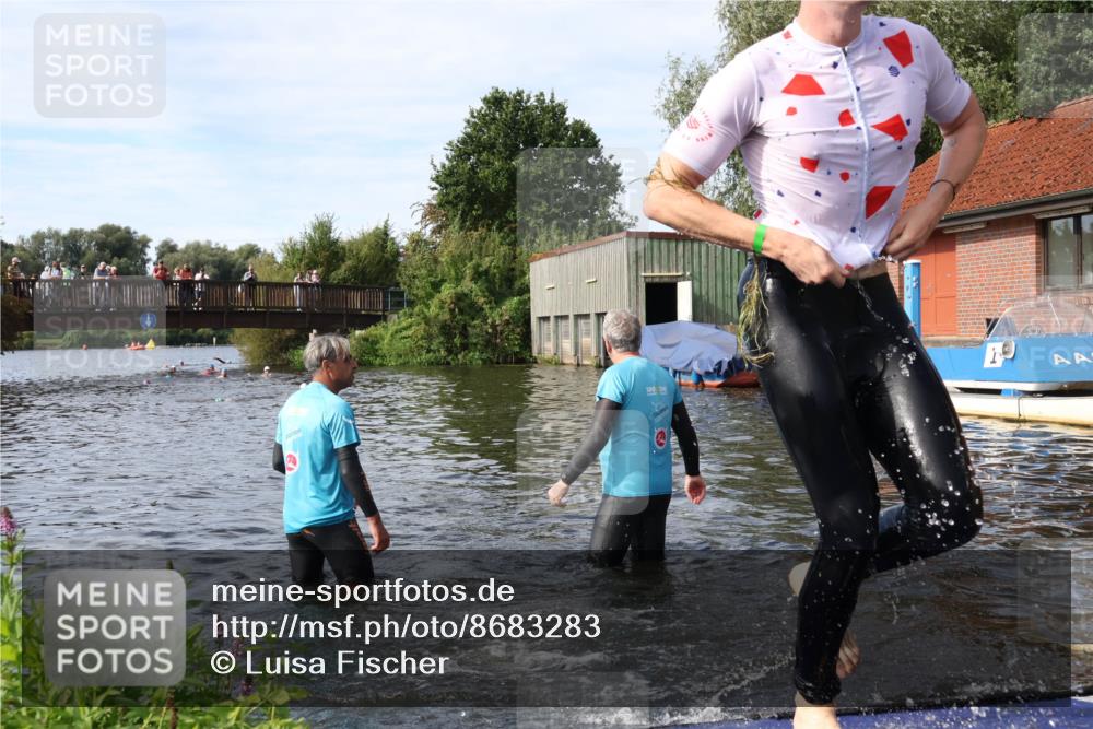 31.08.2025 - Elbe Triathlon Hamburg Luisa Fischer http://msf.ph/oto/8683283 31.08.2025 10:14:06 Schwimmen 1010 meine-sportfotos.de