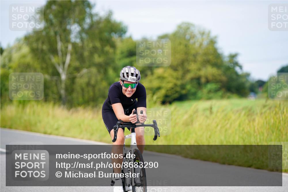 31.08.2025 - Elbe Triathlon Hamburg Michael Burmester http://msf.ph/oto/8683290 31.08.2025 11:10:09 Radfahren 1398, 1449 meine-sportfotos.de