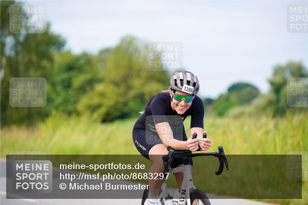 31.08.2025 - Elbe Triathlon Hamburg Michael Burmester http://msf.ph/oto/8683297 31.08.2025 11:10:09 Radfahren 1398, 1449 meine-sportfotos.de