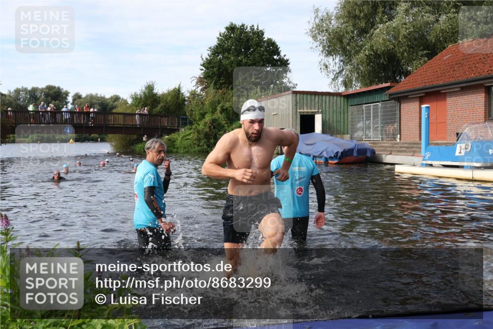 31.08.2025 - Elbe Triathlon Hamburg Luisa Fischer http://msf.ph/oto/8683299 31.08.2025 10:14:40 Schwimmen 941, 1015 meine-sportfotos.de