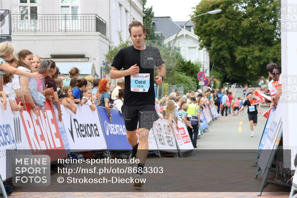31.08.2025 - 21. Blankeneser Heldenlauf Strokosch-Dieckow http://msf.ph/oto/8683303 31.08.2025 12:03:54 Ziel 4046, 4225, 4226 meine-sportfotos.de