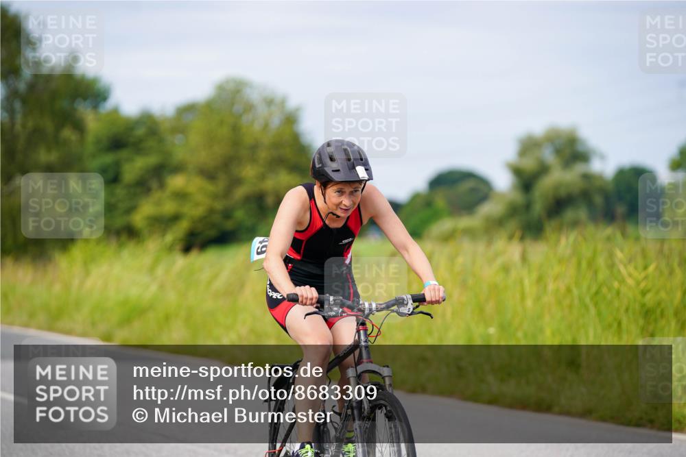 31.08.2025 - Elbe Triathlon Hamburg Michael Burmester http://msf.ph/oto/8683309 31.08.2025 11:10:11 Radfahren 1398, 1437, 1449 meine-sportfotos.de